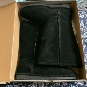 Black bear paw boots